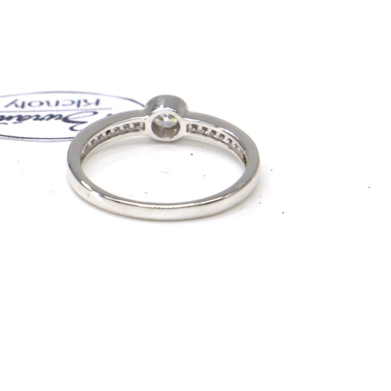 Prsteň z bieleho zlata so stredovým zirkónom a zirkónmi AU 585/000 2,45 gr, PR396110501