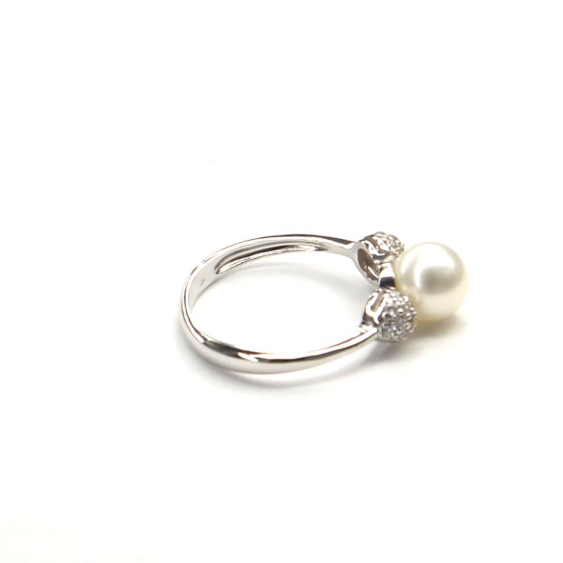 Prsteň z bieleho zlata s morskou perlou a zirkónmi Pattic 2,65g BV505601W-56