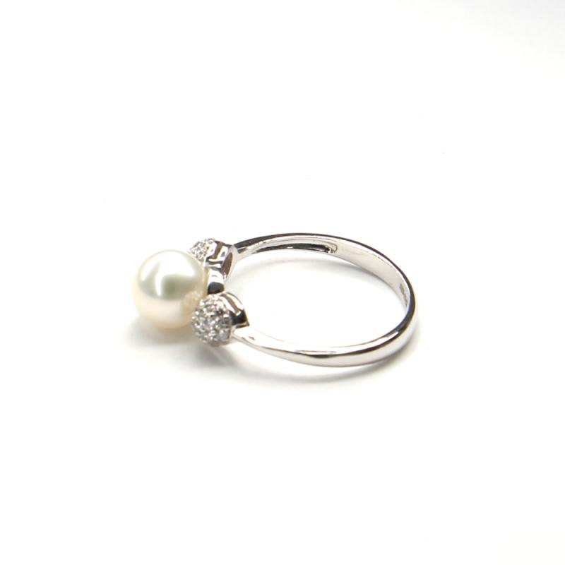 Prsten z bílého zlata s mořskou perlou a zirkony Pattic 2,65g BV505601W-56